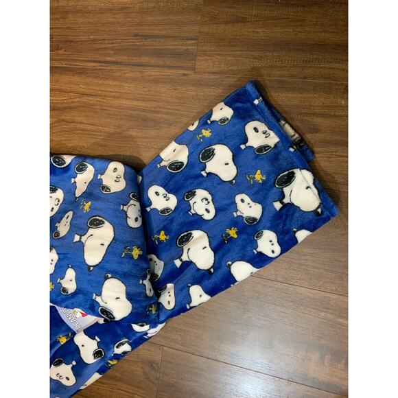 SNOOPY Blue "Snoopy n’ Woodstock ”Soft Home Decorative Throw Blanket Collection - Picture 4 of 5